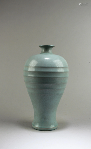 Chinese Ruyao Vase