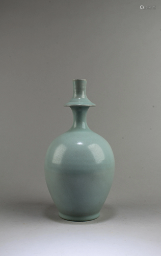 Chinese Ruyao Vase