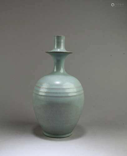 Chinese Ruyao Vase