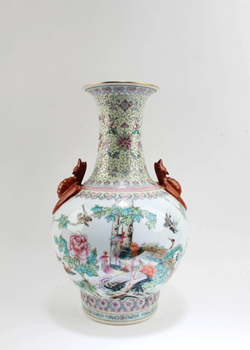 Chinese Antique Famille Rose Porcelain Vase