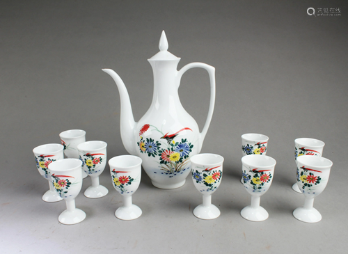 A Porcelain Teapot Set with Ten Cups