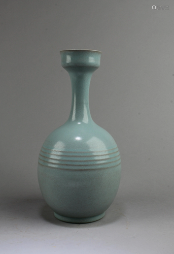 Chinese Ruyao Vase