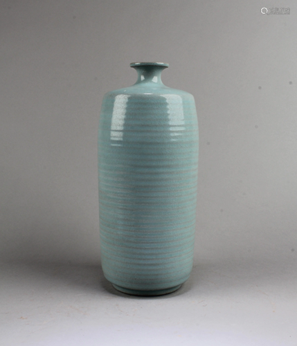 Chinese Ruyao Vase