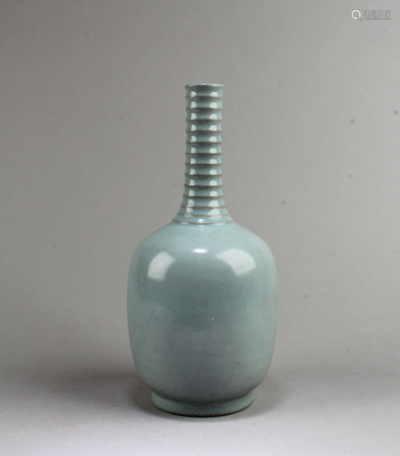 Chinese Ruyao Vase