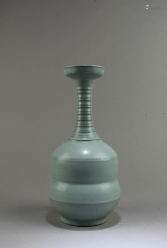 Chinese Ruyao Vase