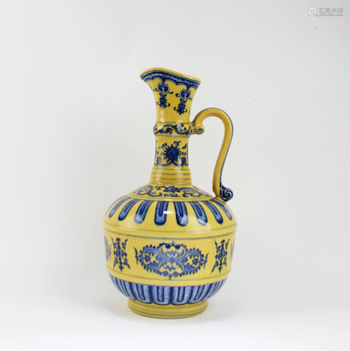 Chinese Famille Jaune Porcelain Ewer