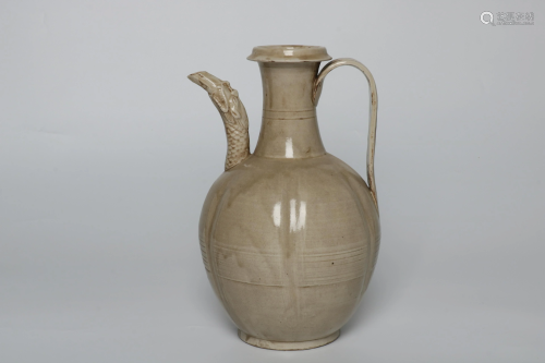 A DINGYAO-GLAZED EWER.SONG PERIOD