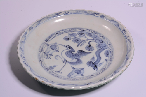 A BLUE AND WHITE DISH.MING PERIOD