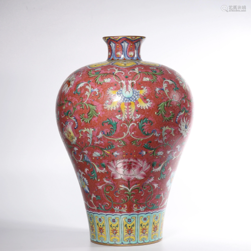 A CORAL-GROUND FAMILLE-ROSE VASE.MEIPING.MARK OF