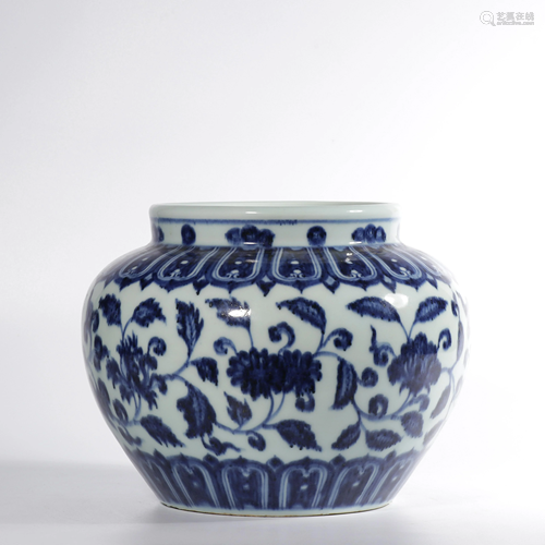 A BLUE AND WHITE JAR.MING PERIOD