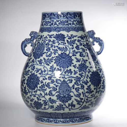 A LARGE BLUE AND WHITE JAR.MARK OF QINGLONG