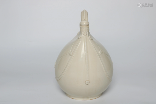 A WHITE-GLAZED DINGYAO WATERPOT.SONG PERIOD