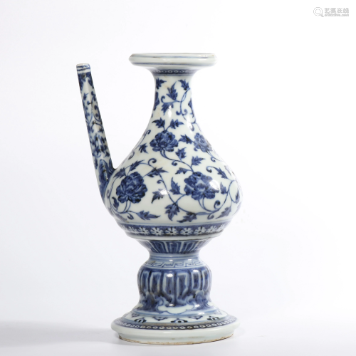 A BLUE AND WHITE WINEPOT.MING PERIOD