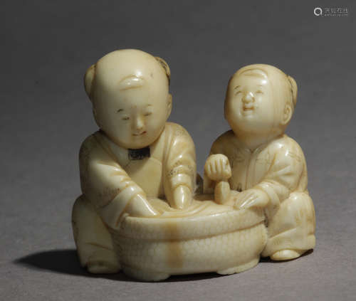 A Japanese netsuke from Edo-Meiji period circa 1850-1880. Si...