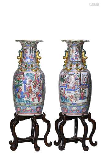 A Pair of Figure Pattern Vase