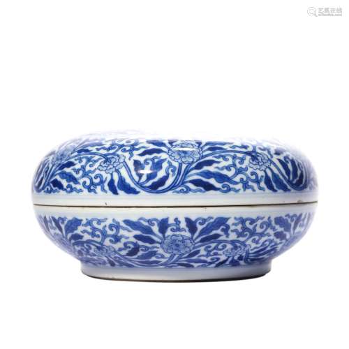 Flower Pattern Blue and White Porcelain Round Box