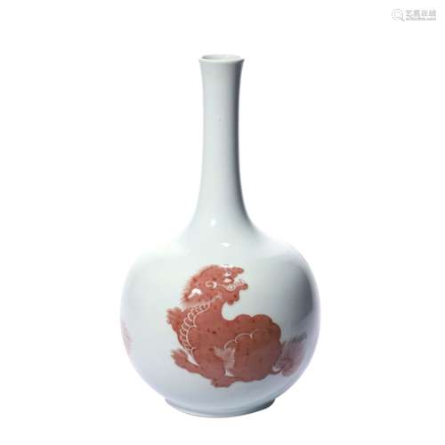 Red Lion Pattern Vase