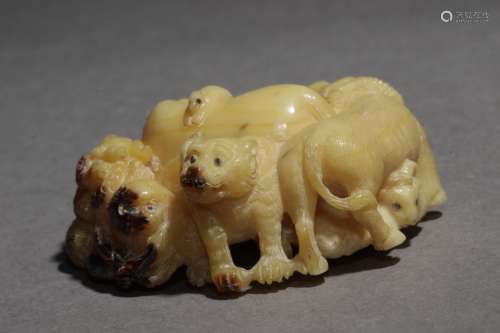An early 20th century japanese netsuke from Meiji period. Si...