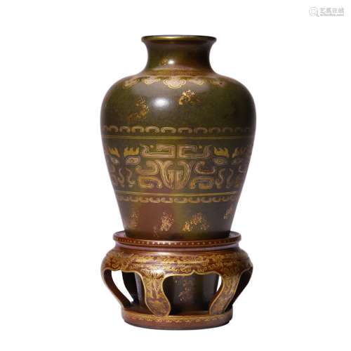 Tea Color with Gold Tracing Vase