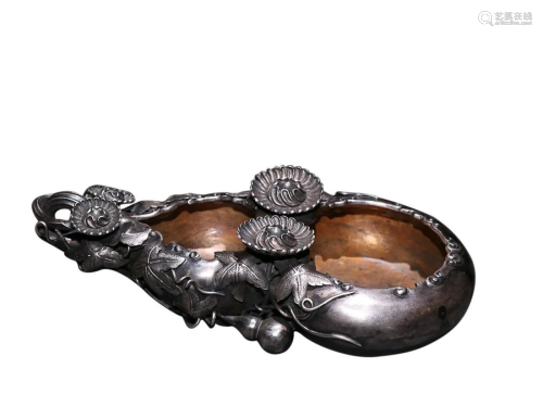 A SILVER DOUBLE-GOURD -FORM BRUSH WASHER