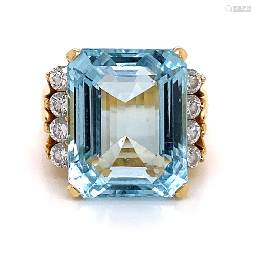 18k Aquamarine Retro Ring