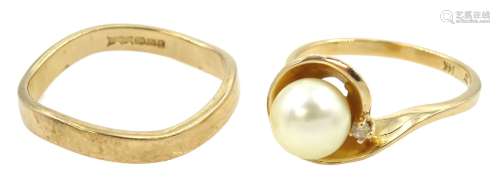 Gold pearl and diamond ring