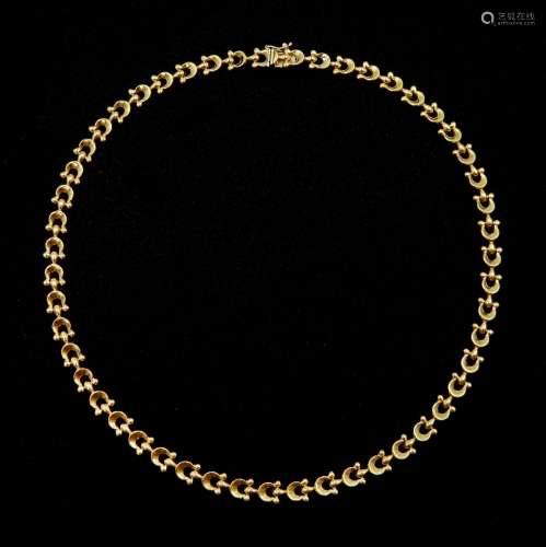 9ct gold horseshoe link necklace