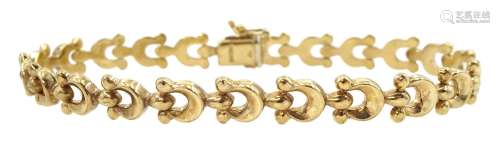 9ct gold horseshoe link bracelet