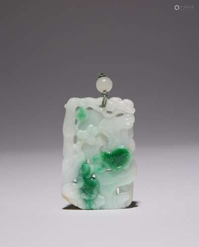 PENDANT EN JADEITE VERT POMME DE CHINE 