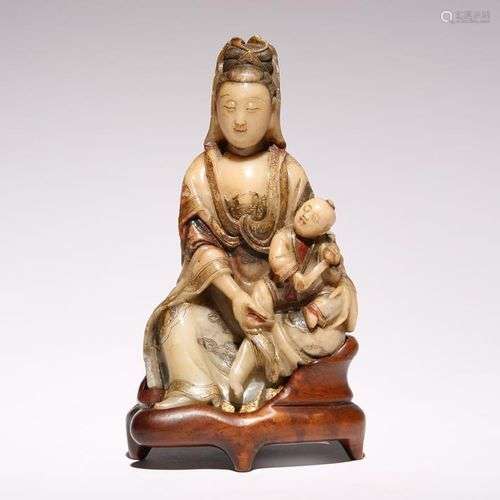 FIGURE EN PIERRE A SAVON CHINOISE DE GUANYIN ET D'UN ENFANT ...