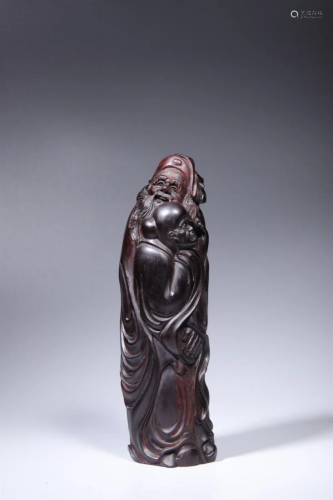 A HARDWOOD CARVING FIGURINE OF TWO SCHOLARS