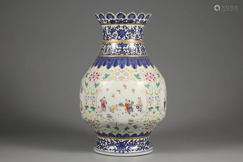 A FAMILLE ROSE BLUE AND WHITE FLOWER-RIM VASE