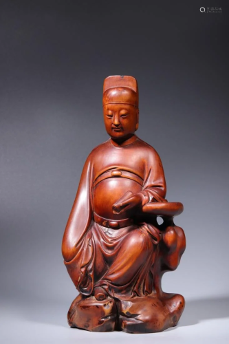 A BOXWOOD CARVING FIGURINE OF AN EMPEROR