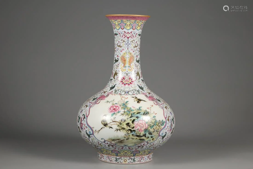 A FAMILLE ROSE PEONY FLOWERS PORCELAIN VASE