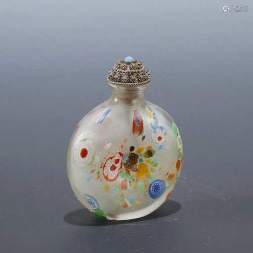 A COLORFUL GLASS SNUFF BOTTLE