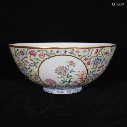 A FAMILLE ROSE OPEN FACE INTERLOCKING FLOWERS BOWL