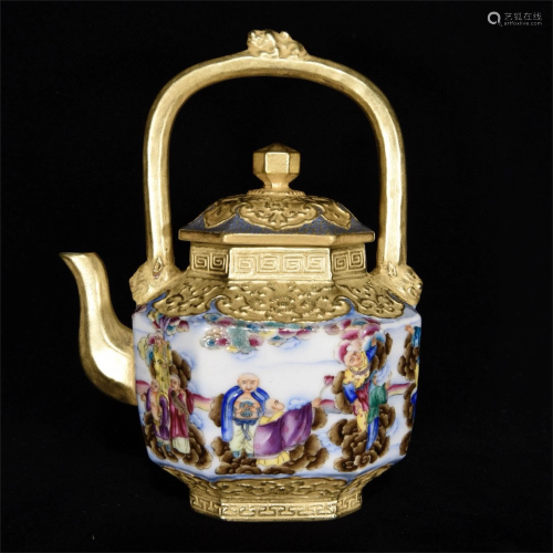 A Chinese Enamel Glazed Porcelain Teapot