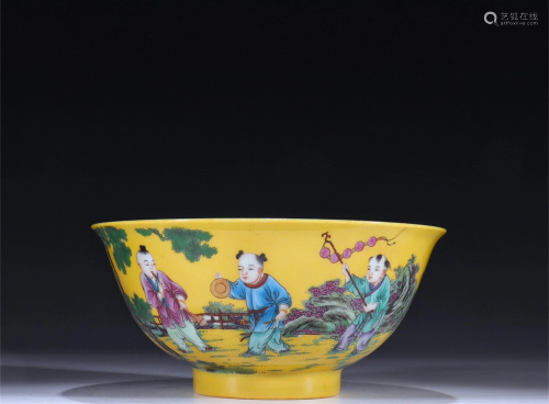 A Chinese Enamel Glazed Porcelain Bowl