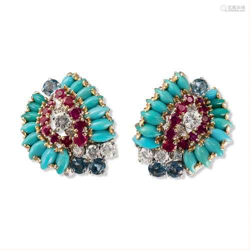 PAIRE DE BOUCLES D'OREILLES EN OR DE DEUX TONS, TURQUOISES, ...