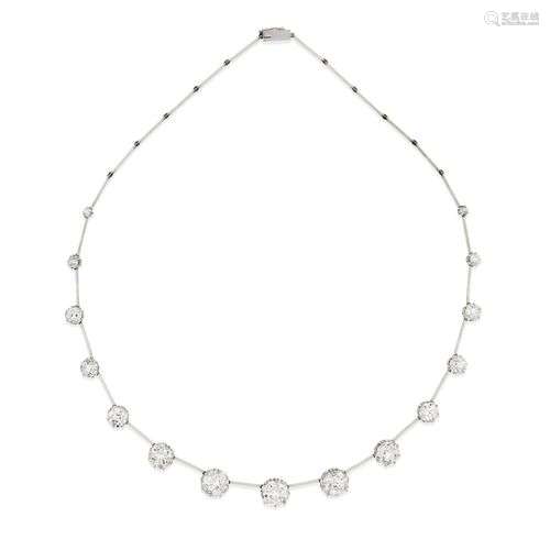 COLLIER EN PLATINE ET DIAMANTS