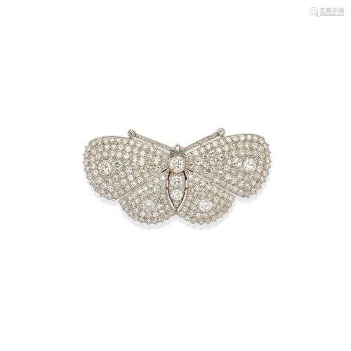 BROCHE ÉMERAUDE ET DIAMANTS, VERS 1910