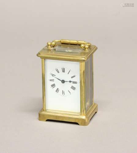 AN EARLY 20TH CENTURY BRASS CASED CARRIAGE CLOCK. A brass ca...