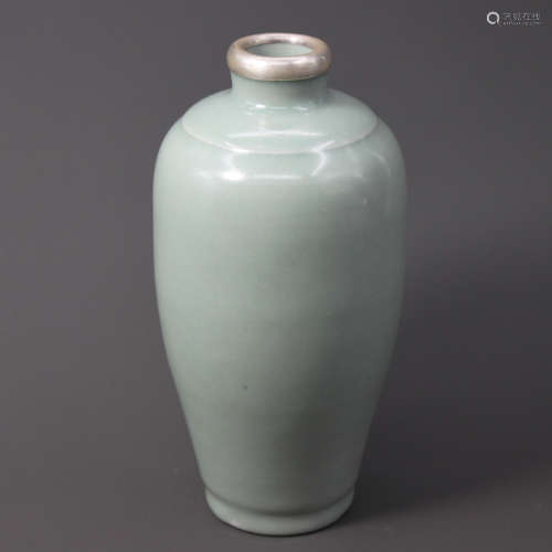 南宋龍泉窯青瓷瓶