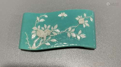 CHINESE GREEN GLAZED CRAVED BRUSH REST ,L9CM X 5CM