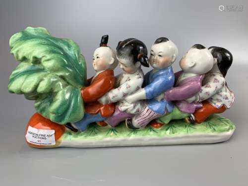 CHINESE FAMILLE ROSE PORCELAIN CHILDREN PLAYING FIGURES,L26C...