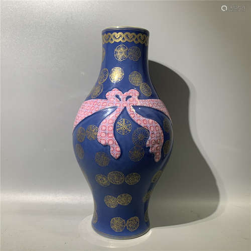 CHINESE BLUE GROUND FAMILLE ROSE VASE,H28CM