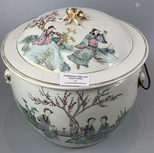 CHINESE FAMILLE ROSE PROCELAIN JAR AND COVER ,D 22CM ,H 23CM