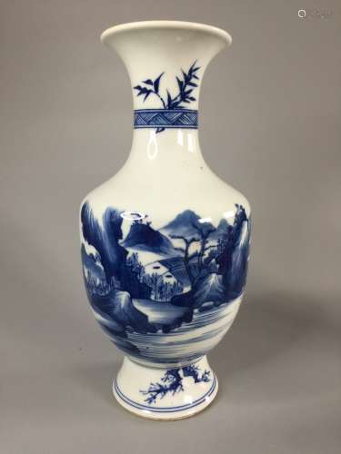 A CHINESE BLUE AND WHITE VASE,H 25CM