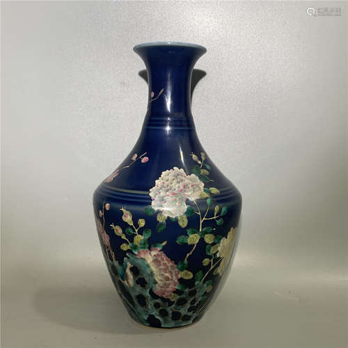 CHINESE BLUE GROUND FAMILLE ROSE VASE,H25.4CM