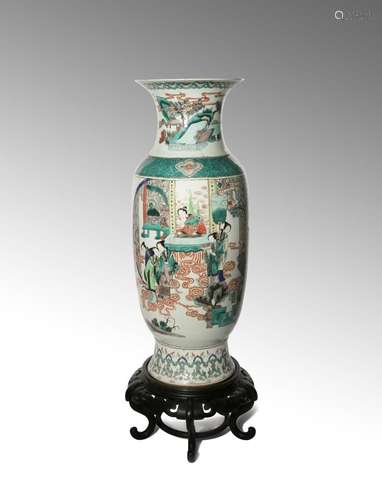 GRAND VASE DE FAMILLE VERTE CHINOIS DU 19e SIÈCLE Le corps o...